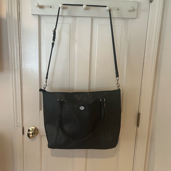 Clearance sale! COACH PEYTON SAFFIANO XL POCKET TOTE  BLACK - Picture 1 of 14